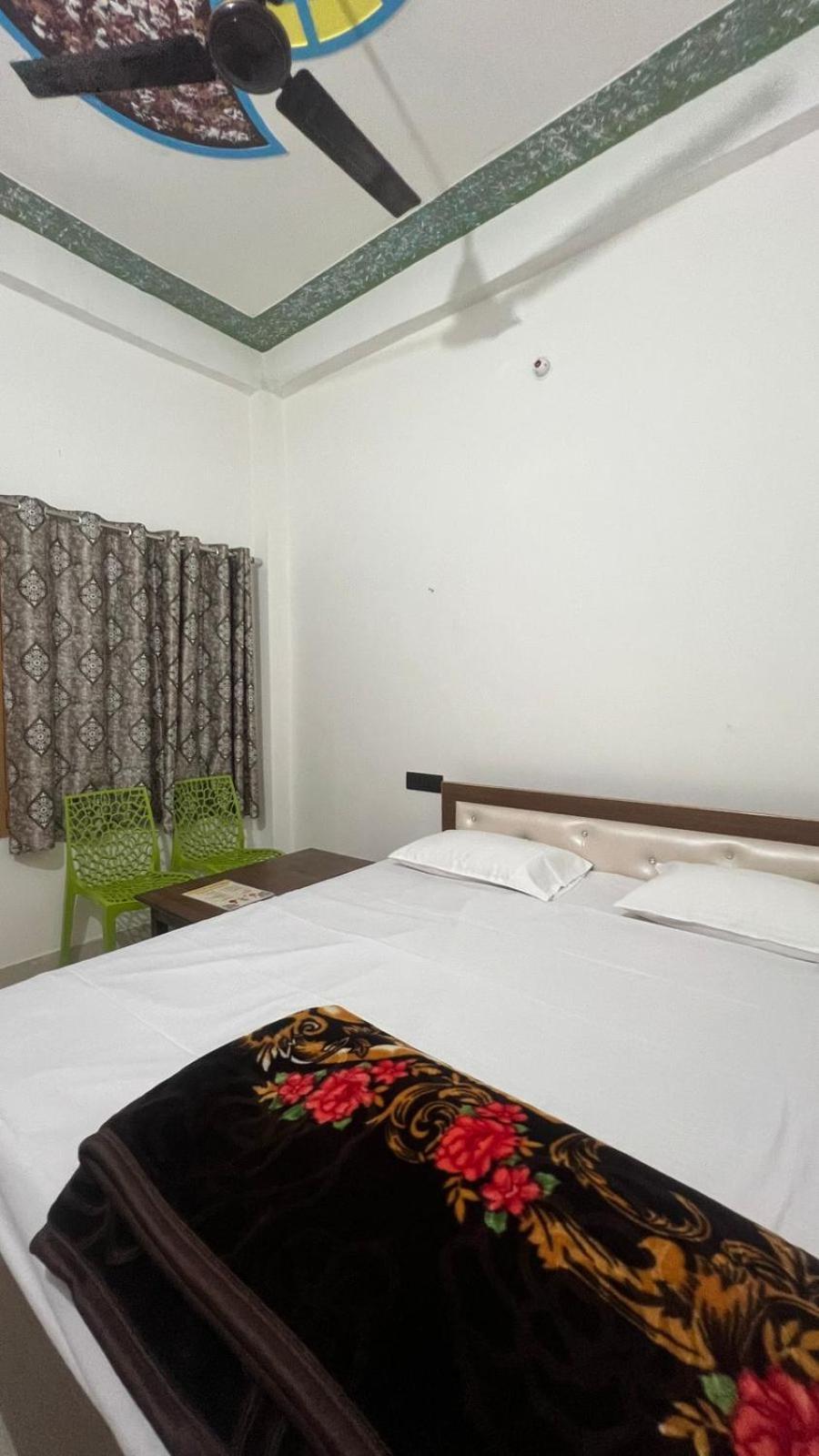 Veda Palace, 900 Meter Distancce From Temple Ayodhya Exterior foto